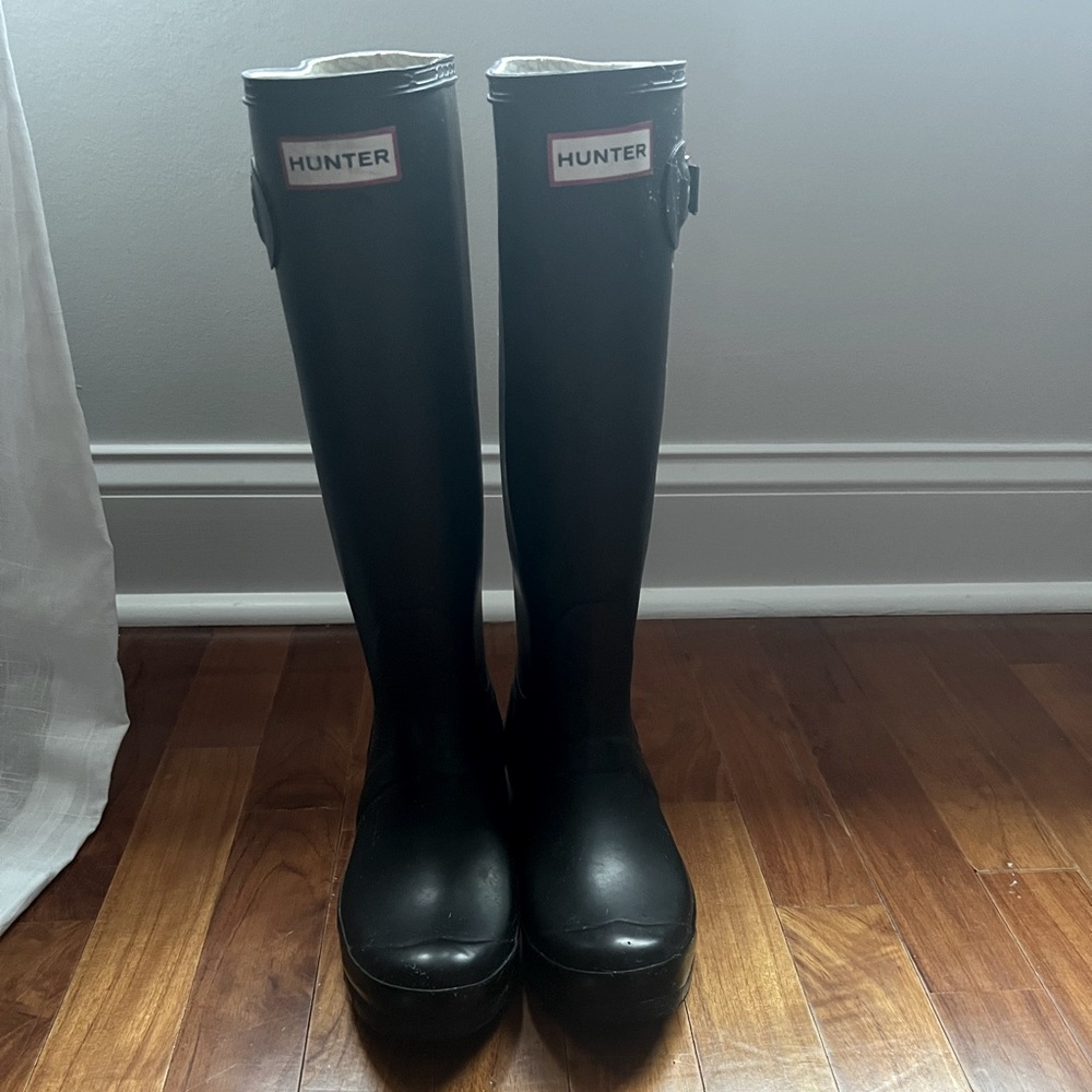 HUNTER RAIN BOOTS - TALL MATTE BLK SZ 6
